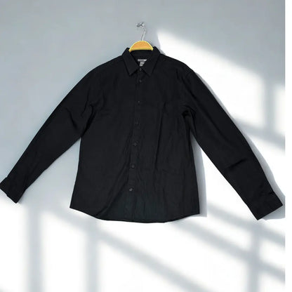 H&M ®. It features a classic