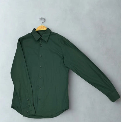 ESPRIT ®. It stands out with its rich and sophisticated solid forest green colour