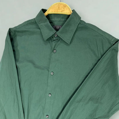 ESPRIT ®. It stands out with its rich and sophisticated solid forest green colour