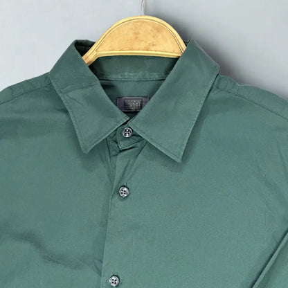 ESPRIT ®. It stands out with its rich and sophisticated solid forest green colour