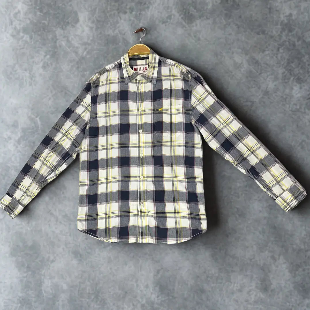 Mustang ®. A brand well-regarded for its quality casual wear.