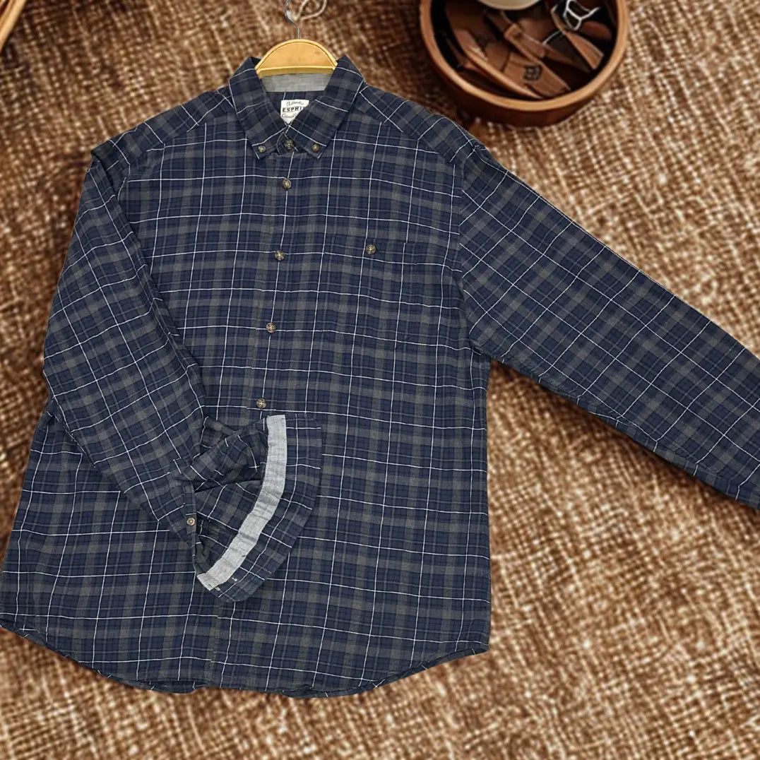 ESPRIT ®. Perfect choice for a cozy, stylish, and relaxed weekend or everyday outfit.