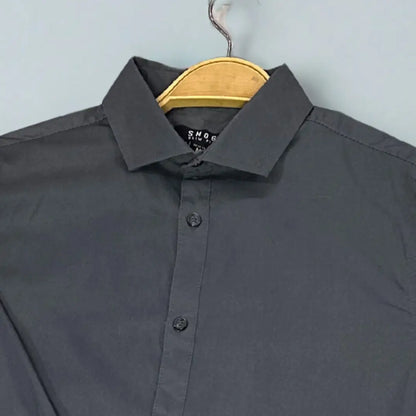 SMOG ®. An excellent staple for a modern wardrobe, perfect for creating polished and understated outfits.