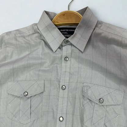 SELECTED HOMME ®. Perfect for creating a standout smart-casual look.