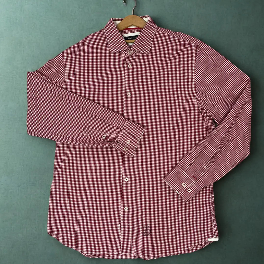 Marc O'Polo ® A brand known for its high-quality, modern-casual apparel.