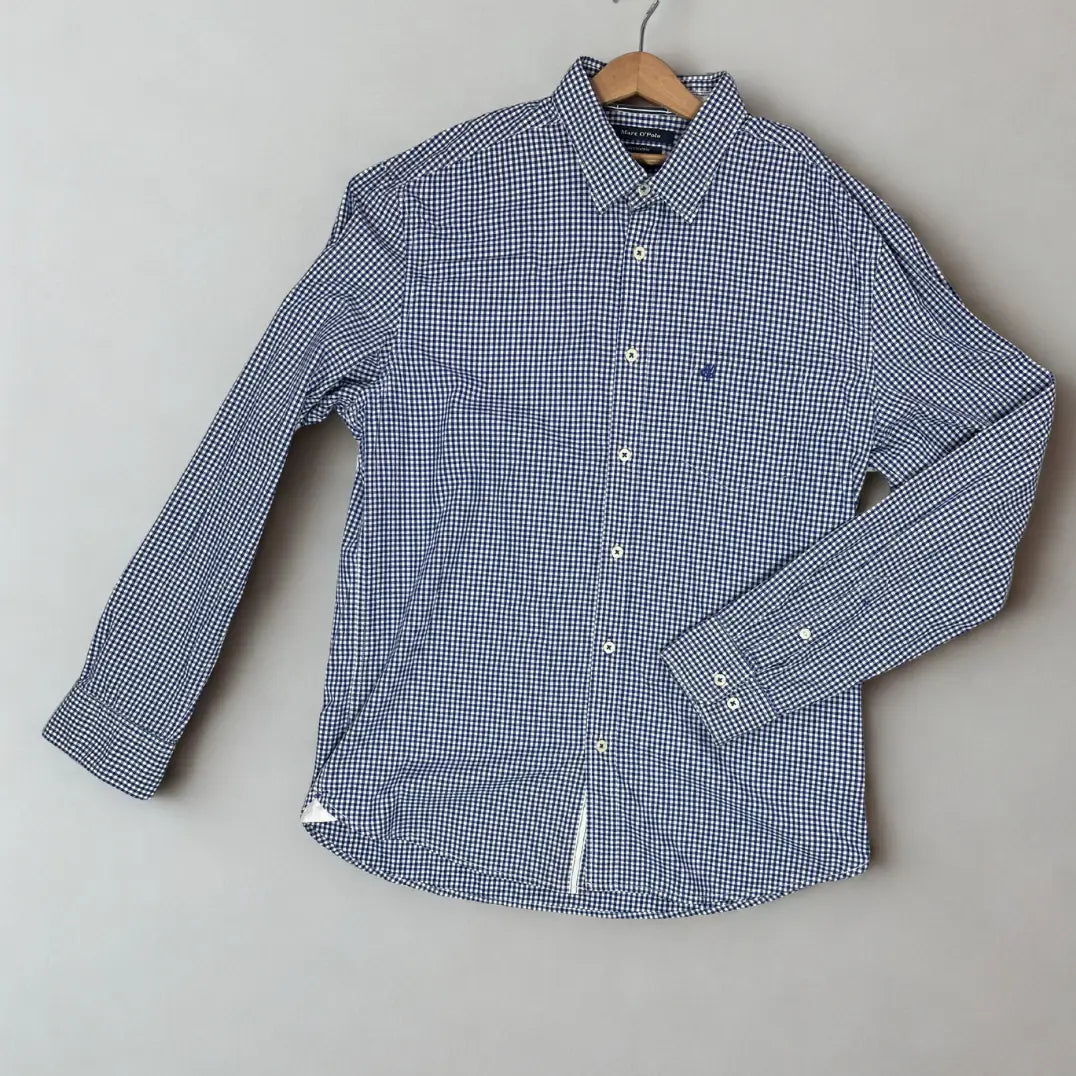 Marc O'Polo ® a brand known for its high-quality, modern-casual apparel.