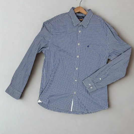 Marc O'Polo ® a brand known for its high-quality, modern-casual apparel.