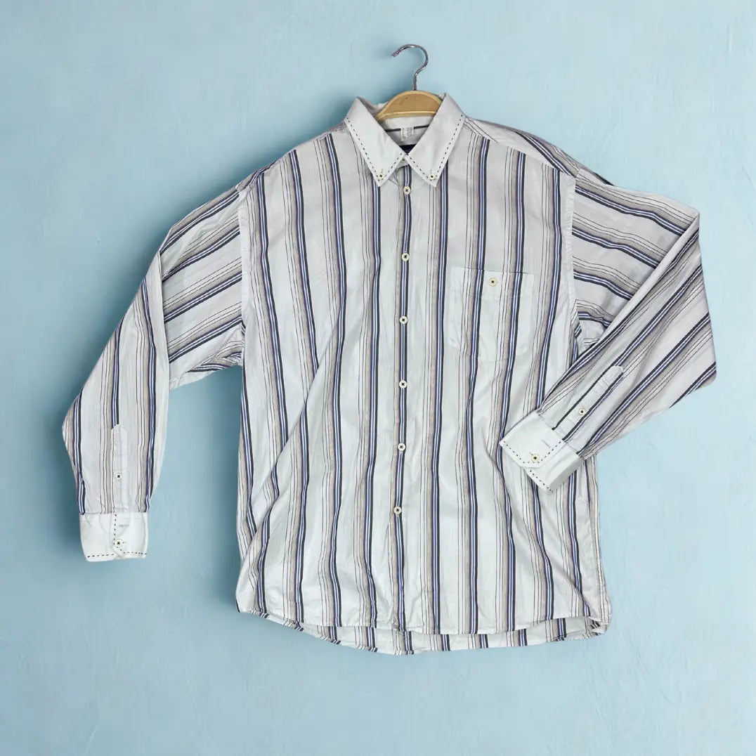 BLUE MONDAY ® It features a handsome and complex vertical stripe pattern