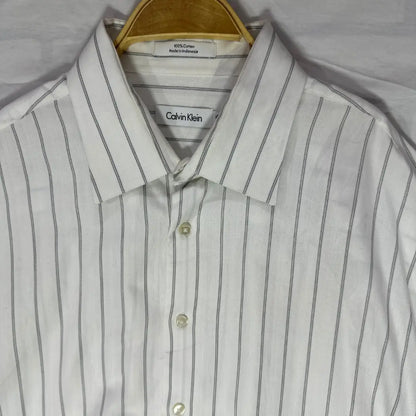 Calvin Klein ®a world-renowned brand famous for its minimalist, modern, and refined aesthetic.