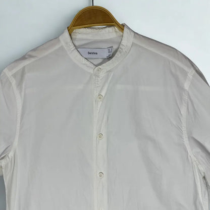 Bershka ®A popular international brand known for its trendy, youth-focused fashion.