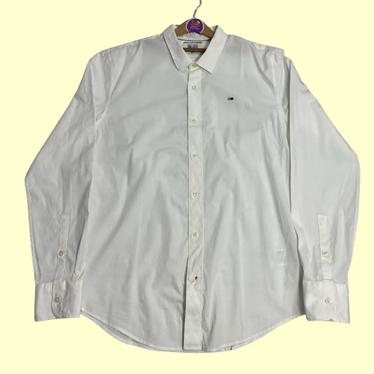 🧼 TOMMY HILFIGER DENIM – White Slim Fit Casual Shirt