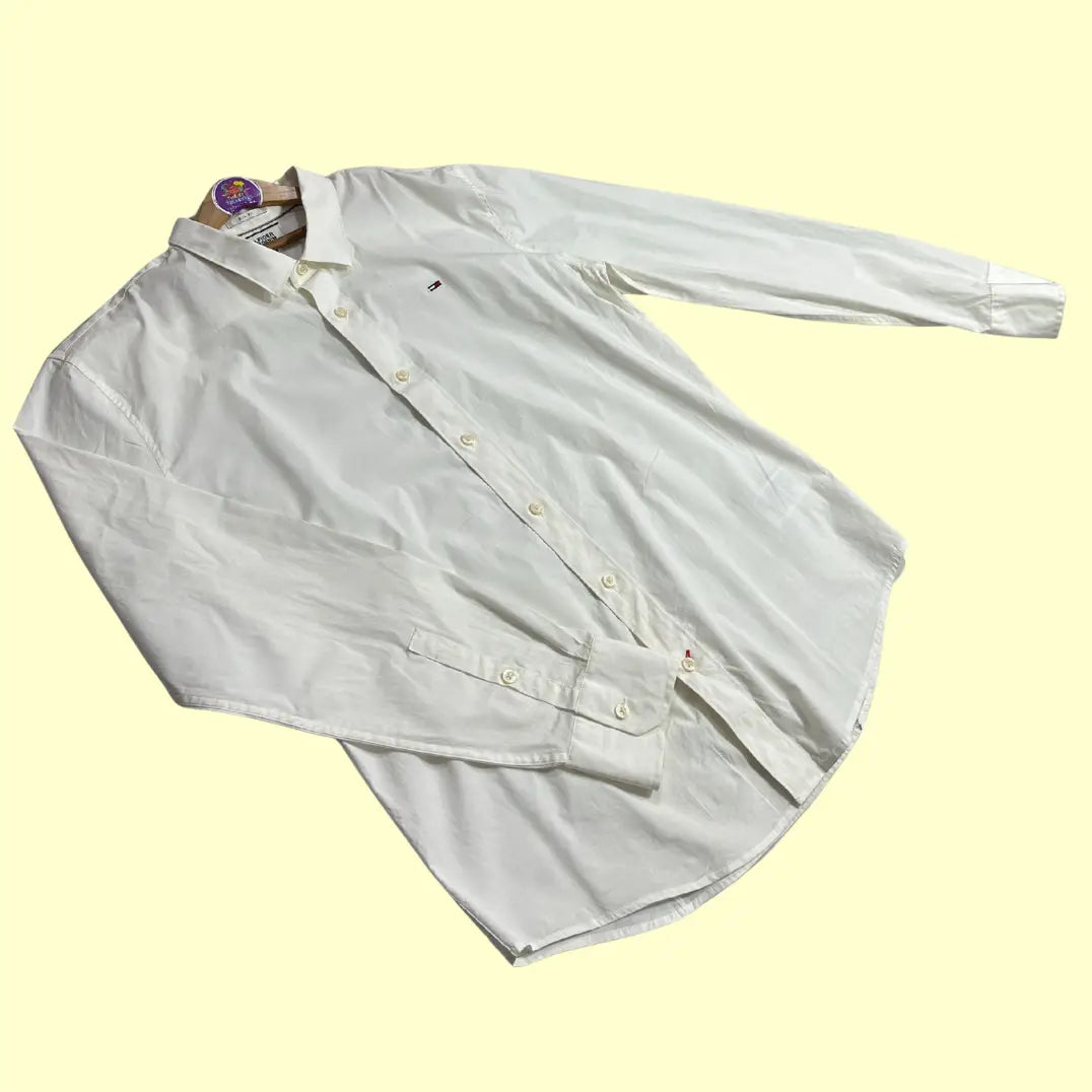 🧼 TOMMY HILFIGER DENIM – White Slim Fit Casual Shirt